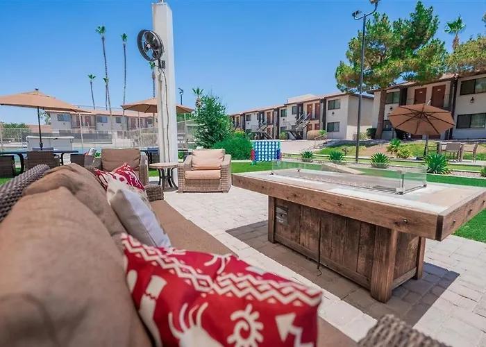 124 Fully Furnished 1br Suite-prime Location *