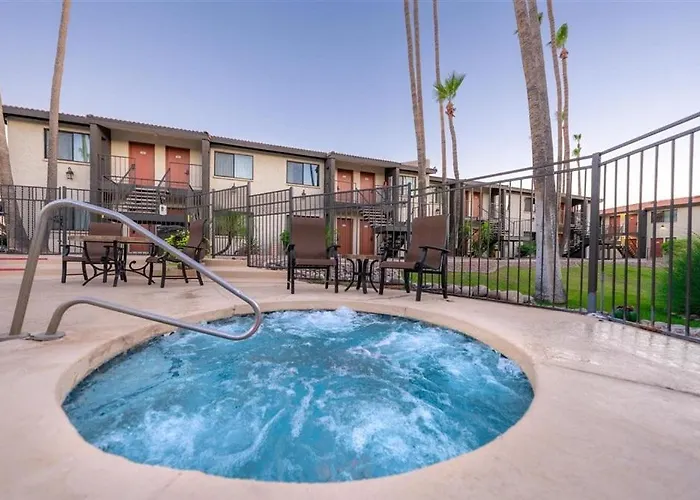 124 Fully Furnished 1br Suite-prime Location Apartment *