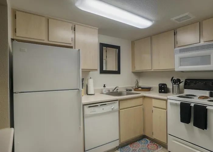Appartement 124 Fully Furnished 1br Suite-prime Location